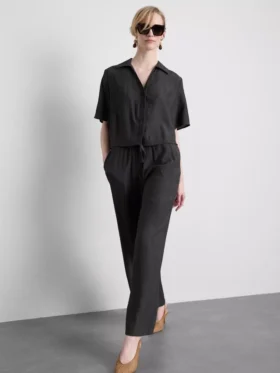 Pantalones de pierna ancha con efecto arrugado