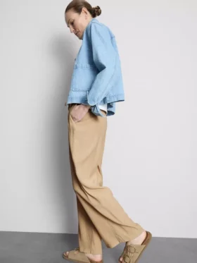 Pantalones de pierna ancha con efecto arrugado