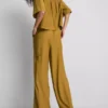Pantalones de pierna ancha con efecto arrugado