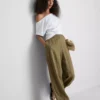 Pantalones de pierna ancha con textura de Paula Echevarría