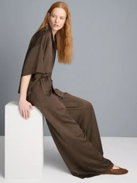 Pantalones de satén con textura y corte recto