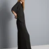 Pantalones de satén con textura y corte recto