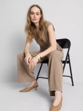Pantalones de talle medio y pierna ancha