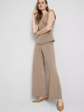 Pantalones de talle medio y pierna ancha