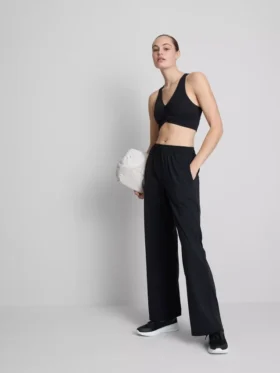 Pantalones deportivos de corte ancho