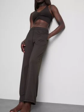 Pantalones deportivos de corte ancho