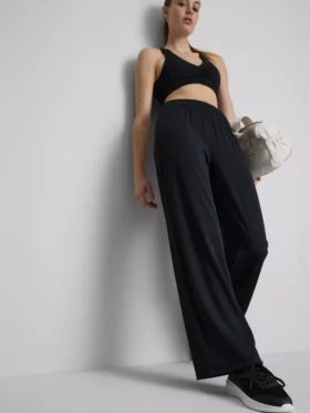 Pantalones deportivos de corte ancho
