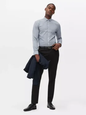 Pantalones formales de sarga de corte entallado