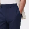 Pantalones formales de sarga de corte entallado