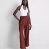 Pantalones holgados con textura y cintura media