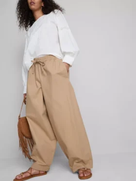 Pantalones informales de corte acampanado