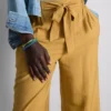Pantalones palazzo con detalle de lazo