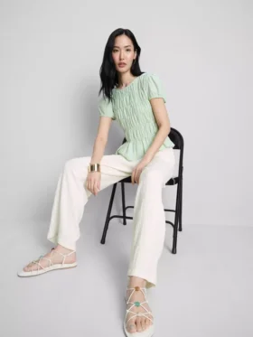 Pantalones rectos arrugados