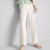 Pantalones rectos arrugados