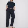 Pantalones «The Edit» de corte ajustado con acabado aterciopelado