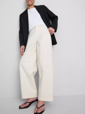 Pantalones utilitarios de corte acampanado con alto contenido en algodón