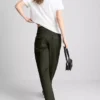 Pantalones utilitarios de corte acampanado con alto contenido en algodón