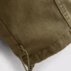 Pantalones utilitarios de pierna ancha con detalle en las costuras