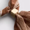Pañuelo estampado con rombos