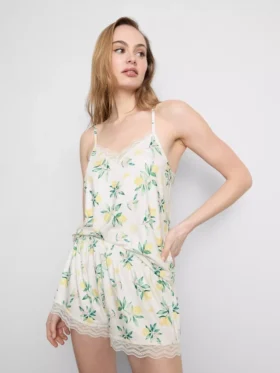 Pijama de camiseta sin mangas y pantalones cortos