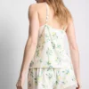 Pijama de camiseta sin mangas y pantalones cortos