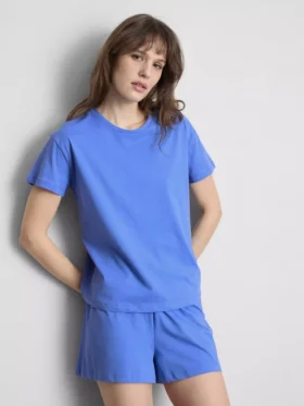 Pijama de camiseta y pantalones cortos