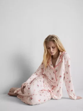 Pijamas boyfriend con estampado de Minnie Mouse de Disney