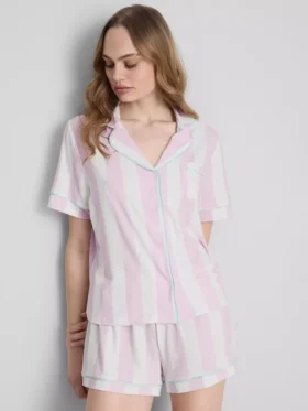 Pijamas cortos estilo «boyfriend» estampados