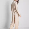 Pijamas de estilo «boyfriend» de satén