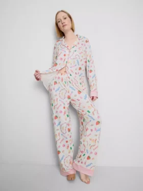 Pijamas estilo «boyfriend» con estampado de dulces
