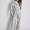 Pijamas estilo boyfriend con estampado de Snoopy