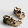 Sandalias con correa de doble hebilla estampadas