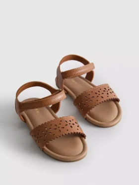 Sandalias con corte a láser