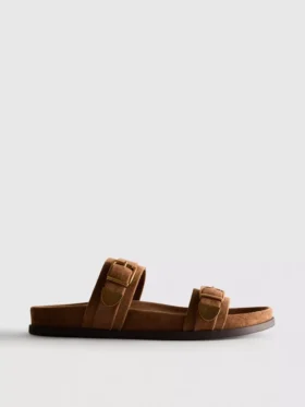 Sandalias con doble correa y hebilla de Paula Echevarría