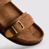 Sandalias con doble correa y hebilla de Paula Echevarría