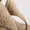 Sandalias con tachuelas de Paula Echevarría