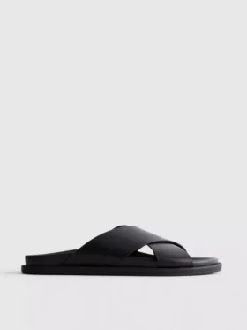 Sandalias con tiras cruzadas