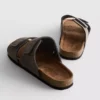 Sandalias de dos tiras y suela gruesa