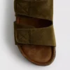 Sandalias de dos tiras y suela gruesa
