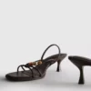 Sandalias de tacón bajo con abalorios