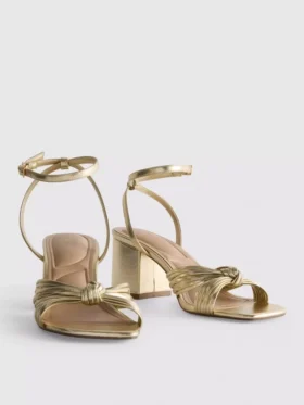 Sandalias de tacón con detalle retorcido