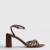 Sandalias de tacón con tiras y pedrería