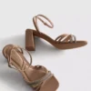 Sandalias de tacón con tiras y pedrería