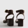 Sandalias de tacón grueso con tachuelas