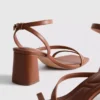 Sandalias de tacón grueso de horma ancha