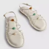 Sandalias de tiras con abalorios