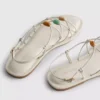 Sandalias de tiras con abalorios