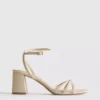 Sandalias de tiras con tacón grueso