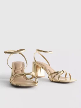 Sandalias de tiras con tacón grueso