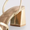 Sandalias de tiras con tacón grueso